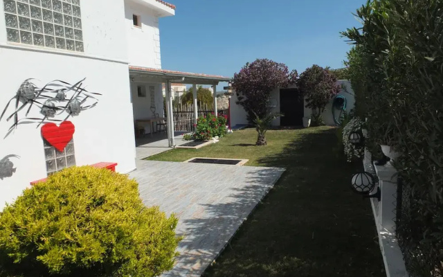 Lapis Port Surf Hotel