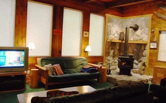 Outlaws Inn by Apex Accommodations