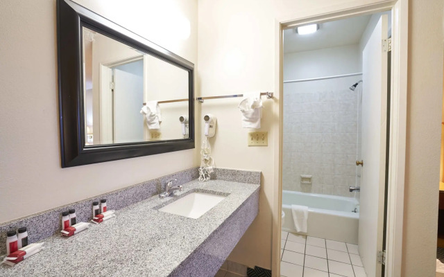 Skyway Inn SeaTac