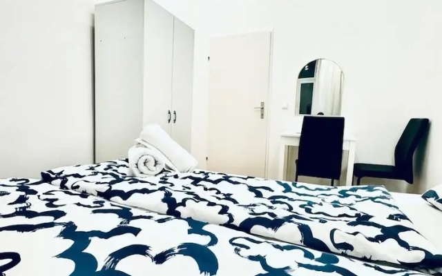 Elegant Five Bedroom Residence Alterlaa