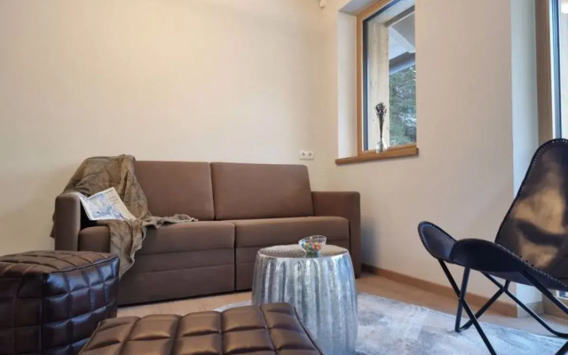Apartment Top 4 See