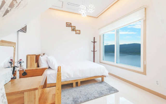 Gapyeong Ribbon Poolvilla Pension