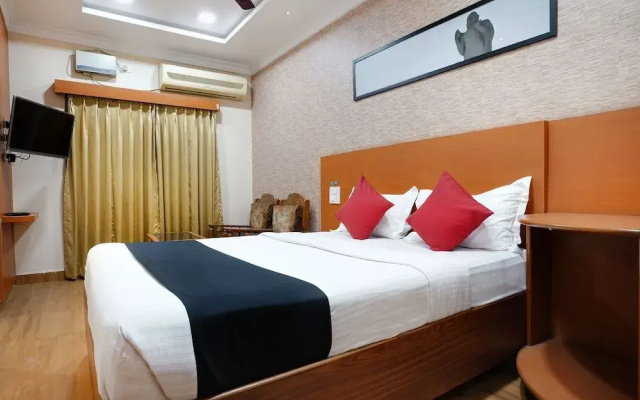 Capital O 46832 Gaayatri Residency