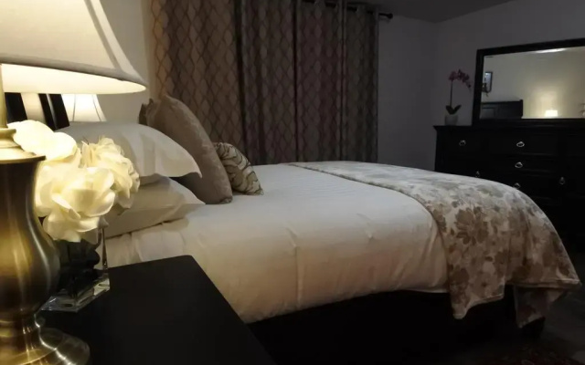 Black Rooster Guesthouse