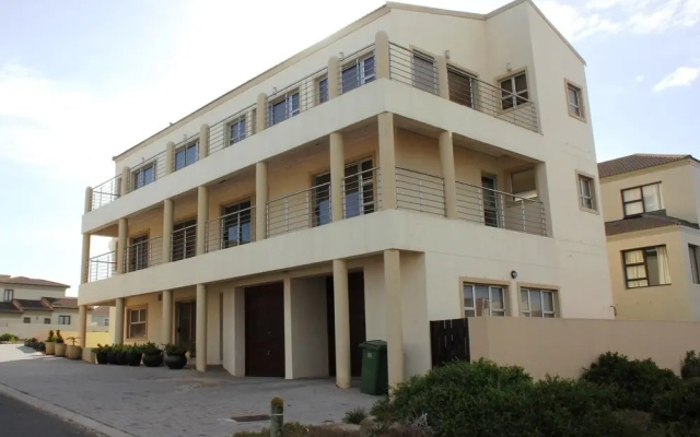 12 Calypso Mansion Self catering