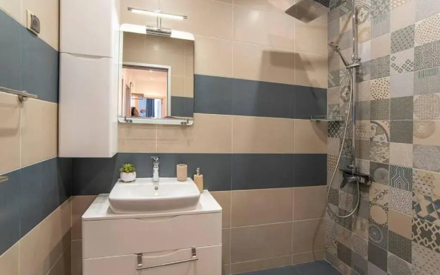 Sunny & Stylish Brand new 2bdr Apartment + Parking