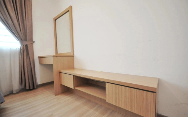 Rusnoor Homestay Alami Residensi 2-17-2