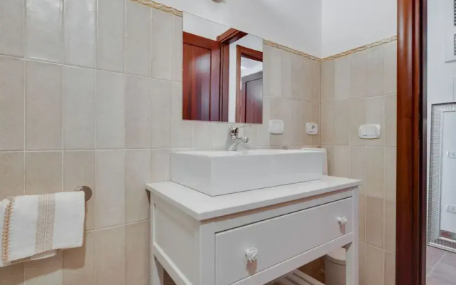 Stunning Apartment in Mombaroccio Near Metauro River
