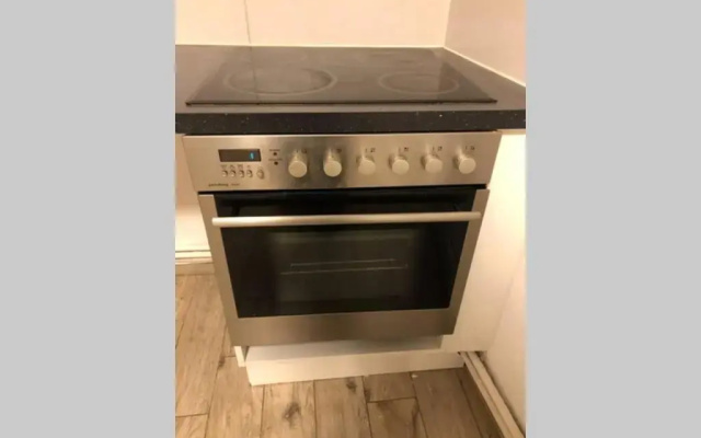 Gemutliche 3-Zkb Wc Souterrainwohnung in Bestlage