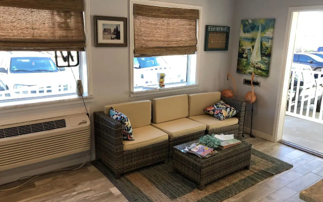 Beachgate CondoSuites and Oceanfront Resort