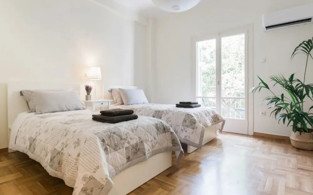 Entire floor Luxury aprtm in kolonaki