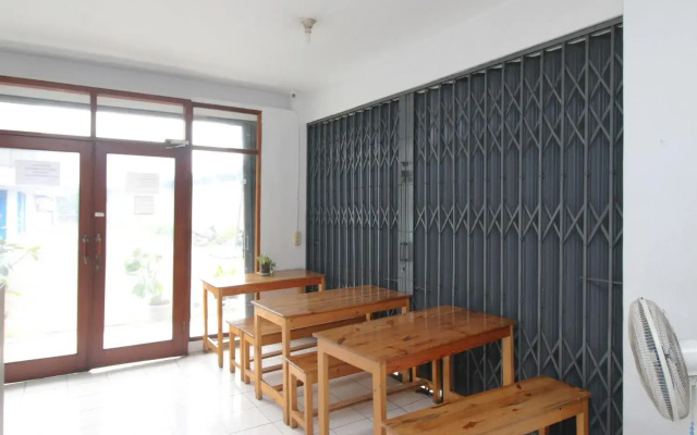 Hotel Mama Syariah at Ruko Kutajaya