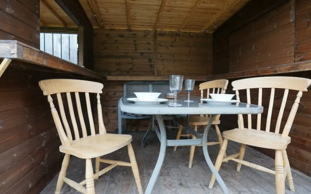 Showman's Hut @ Westcote