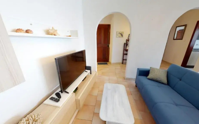 6th floor seafront apartment with open sea views