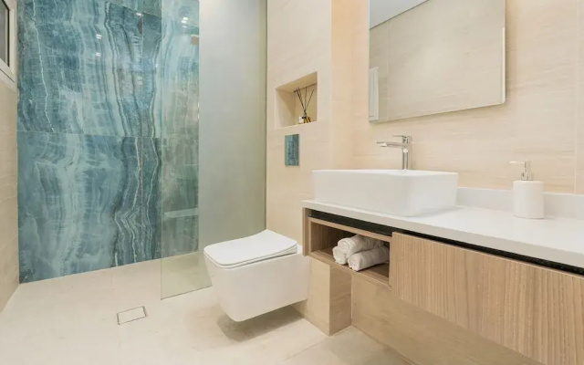 Luxury Apartment in Almughrizat