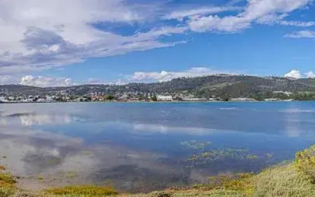 Thesen Lagoon House