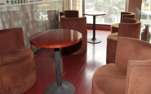 GreenTree Inn Nanjing Yinqiao Market Hotel
