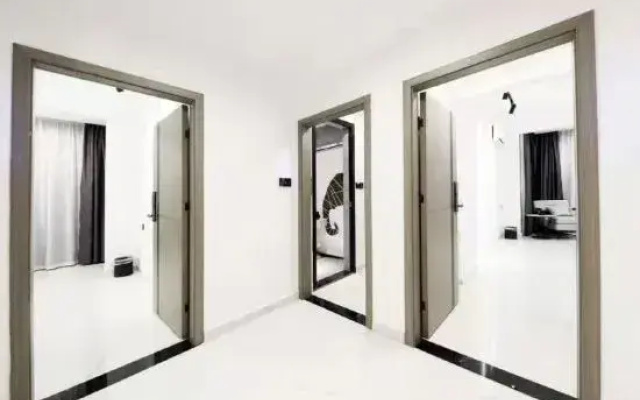 Oscar Shallow Lane Que Residence Hotel