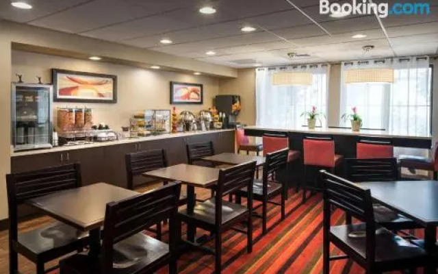 Ramada Inn And Suites Denver International Airport