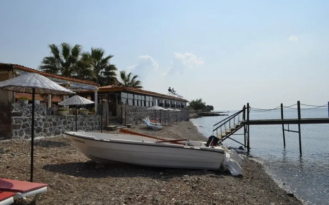 Assos Sardunya Butik Hotel