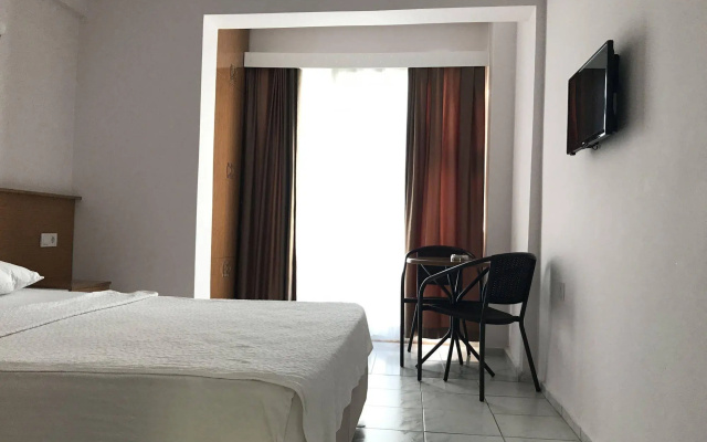 Cam Hotel
