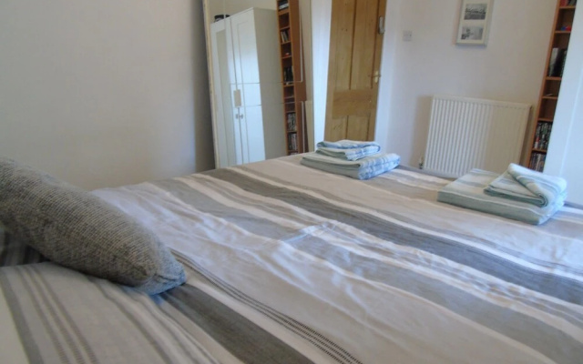 Snug - Krayr Apartment