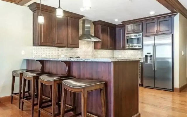 Platinum Vail Ritz-carlton 4 Bedroom Mountain Residence Just One Block From the Eagle Bahn Gondola