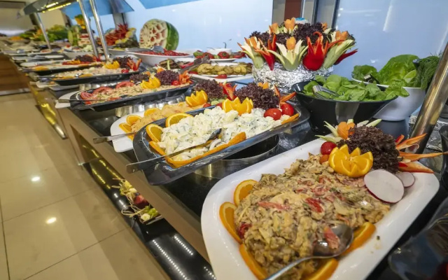 Vi̇va Beach Hotel