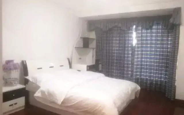 Nanning Meichen Apartment (Poly Tongxinyuan Branch)