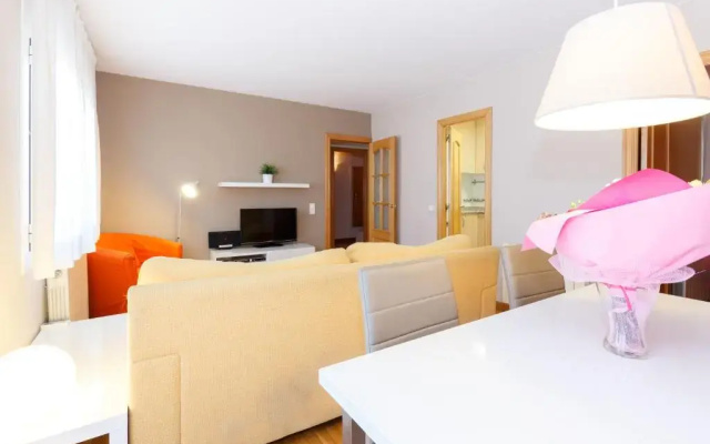 LetsGo Sagrada Familia Penthouse