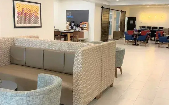 Quality Inn Hotel