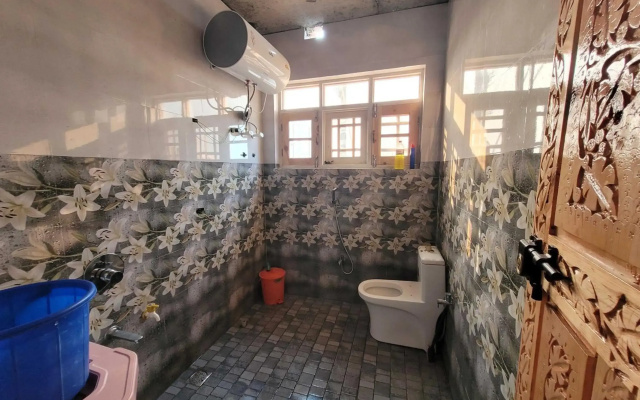 POP 92683 Tabasum Homestay