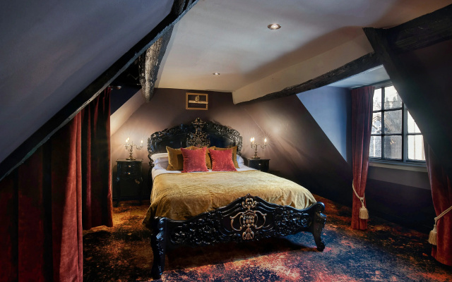 Guy Fawkes Inn