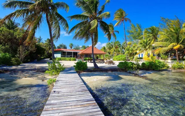 Kirk Kove by Cayman Villas