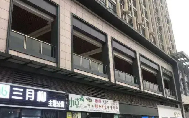 March Liu Theme Apartment