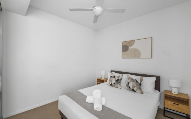 Sleek 2BRM Apartment at Aqua Newstead