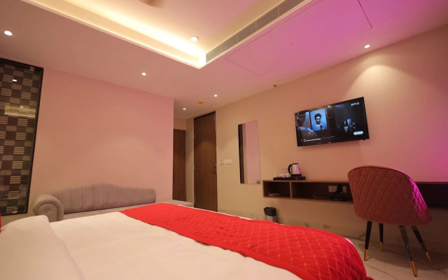 Hotel Taj Crown Plaza