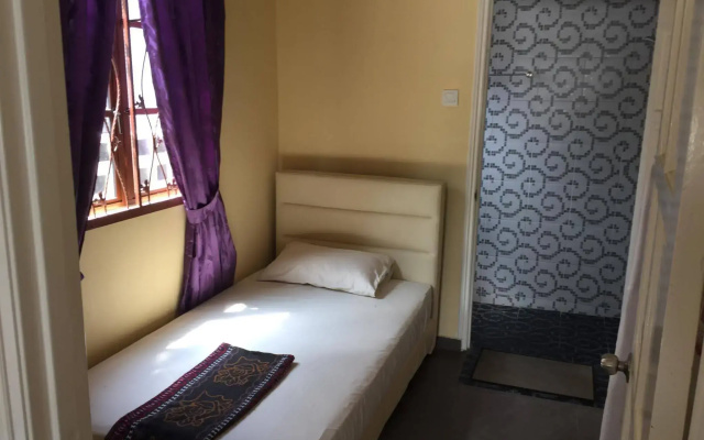 Nur Bougainvillea Villa