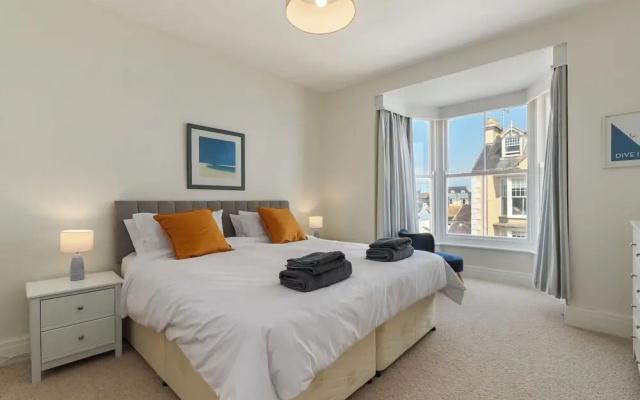 5 Paragon Court - Sea Front Apartment
