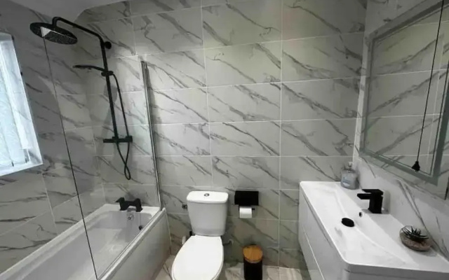 Lovely 3-bed House Near Birmingham Airport & Nec