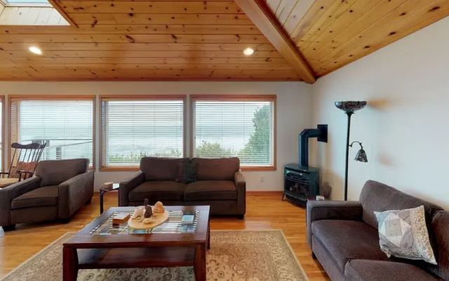 Om  3 Bedroom Home