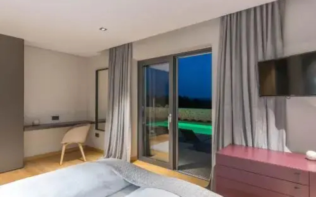 Exclusive Living Villas