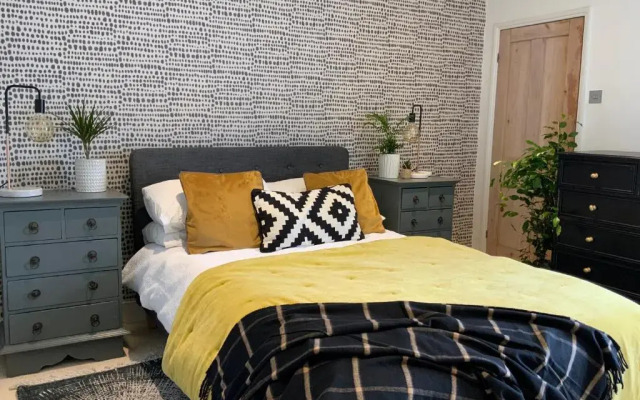 Boutique City Centre Home