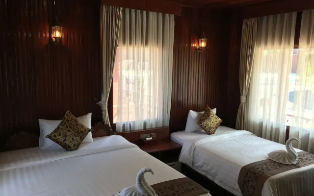 Rattanakvisal Boutique