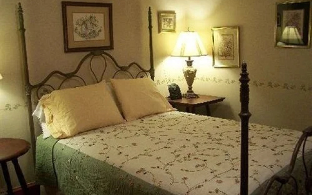 Corner Oak Manor