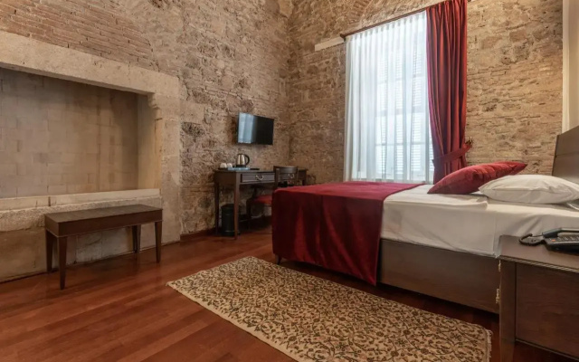 Giges King Hotel