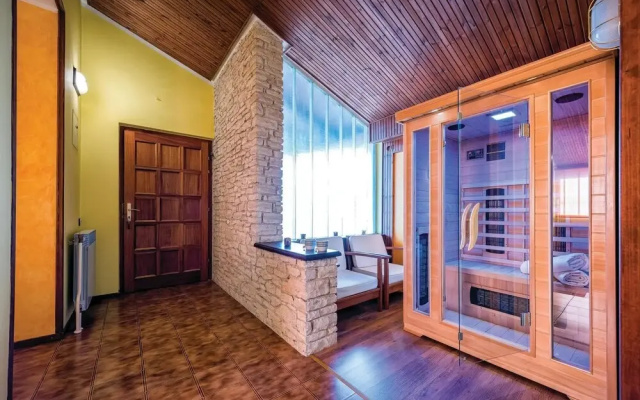 Awesome Home in Pula with WiFi, Hot Tub & Sauna