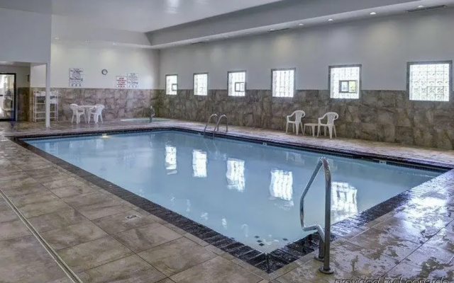 Boarders Inn & Suites - Kearney
