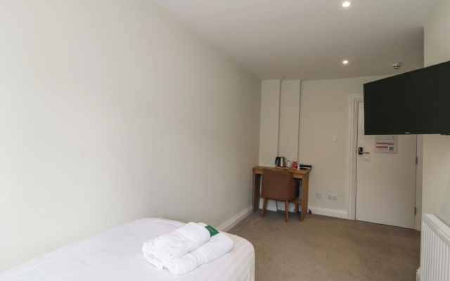 Harcombe House Rooms - First Floor Single