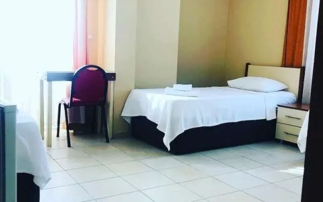 Arya Hotel
